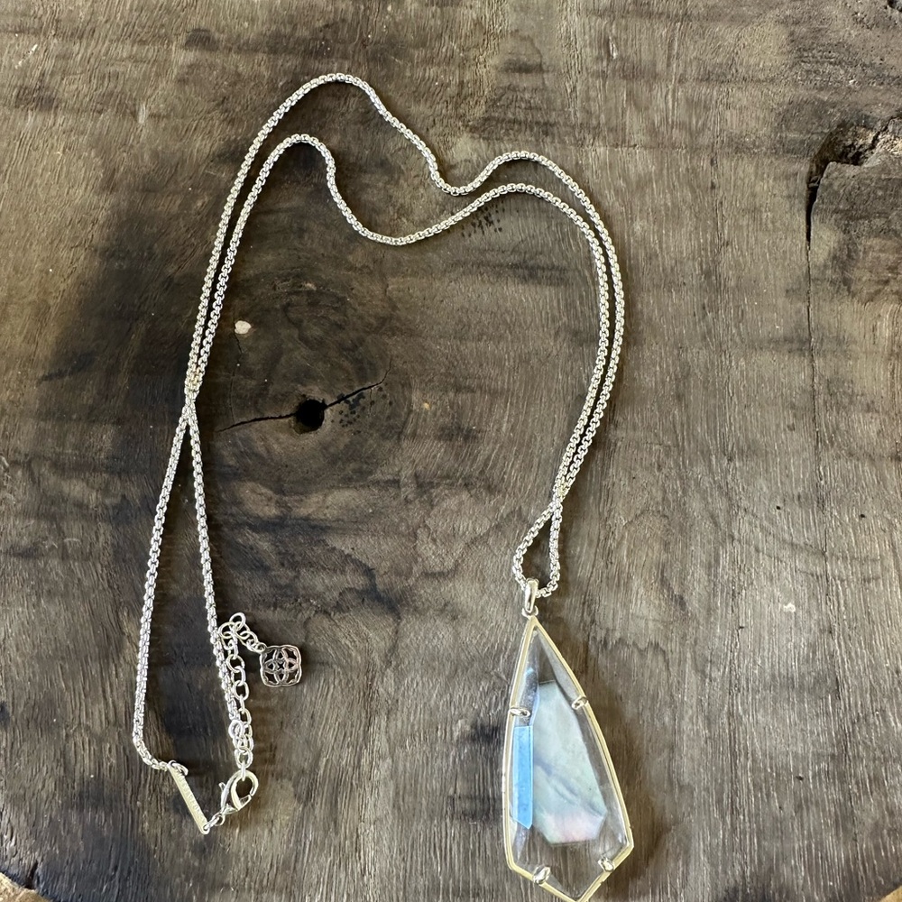 KENDRA SCOTT - Floating Mother of Pearl Crystal Pendant Chain Necklace in Gold